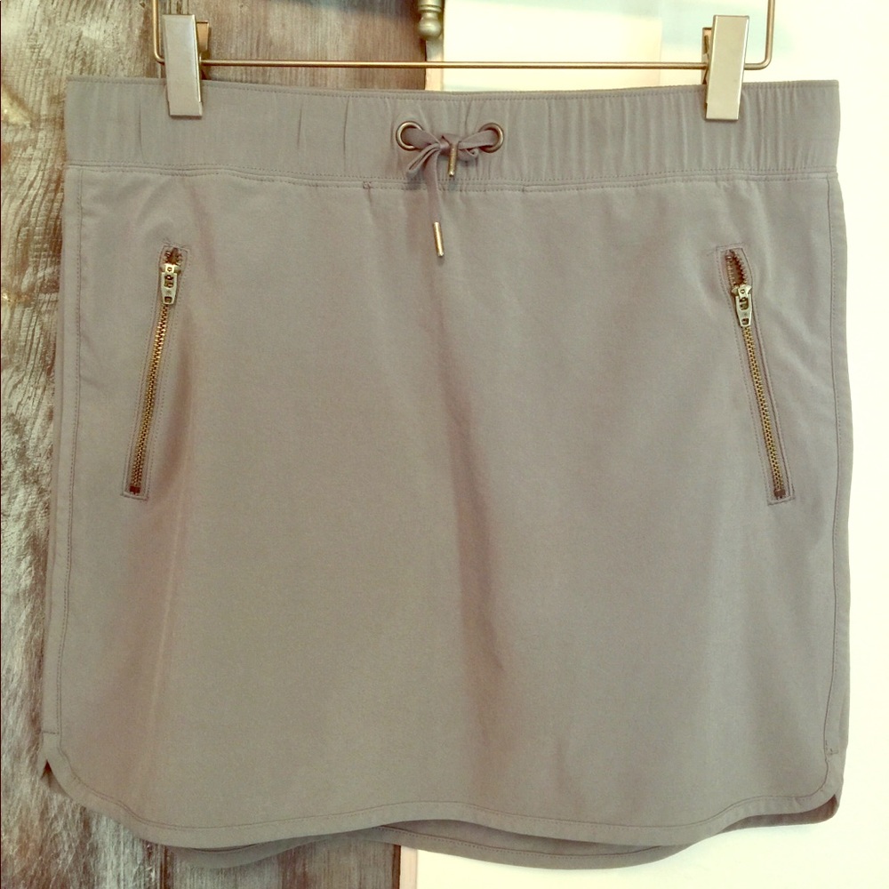 Athleta Silver skort